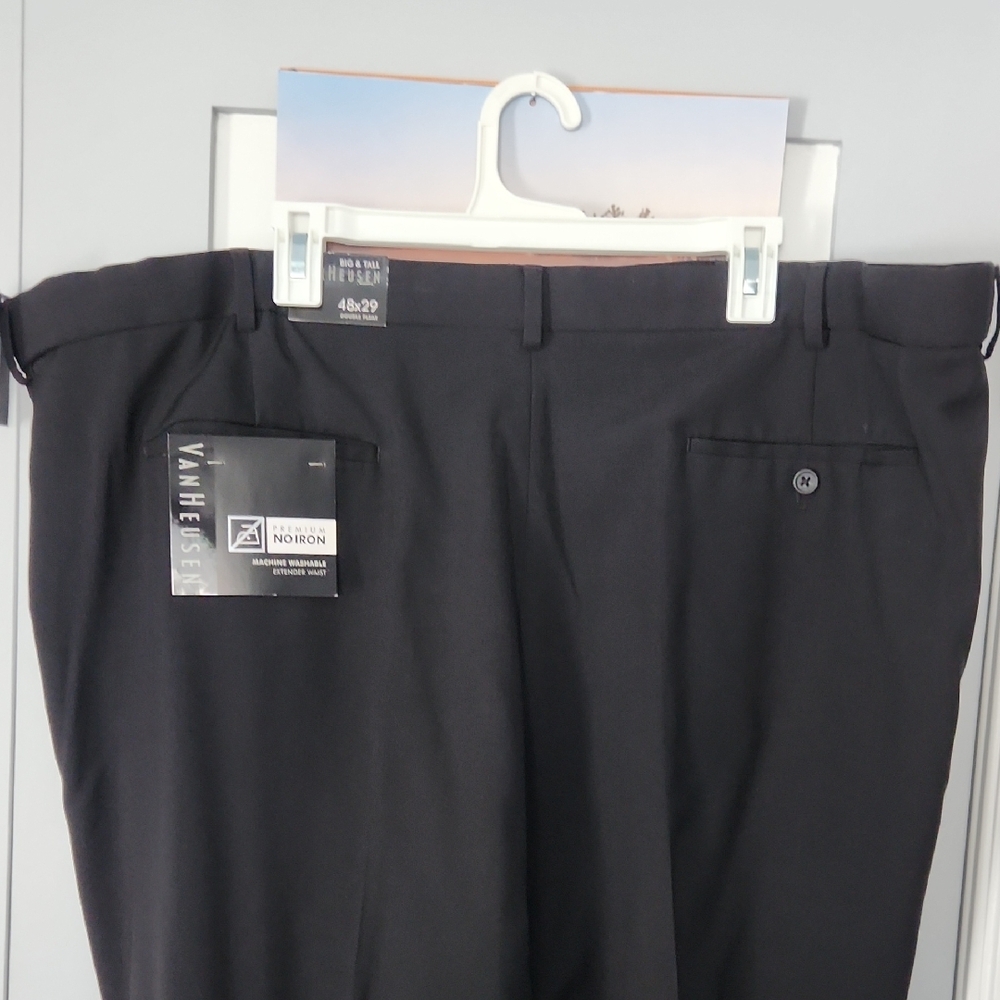 Van Heusen Men's Classic Black Dress Pants, Size 48W And 29L. - Picture 11 of 14